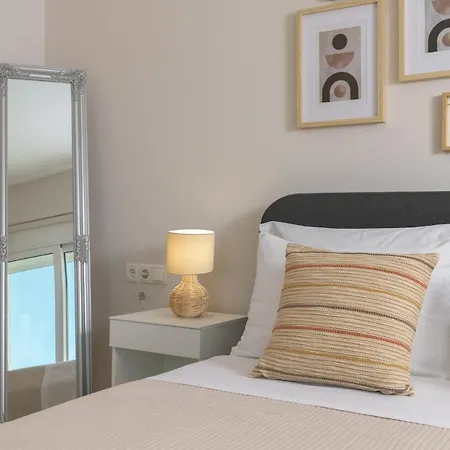 Apartmán Renovated, Beachfront, Quiet Terrace And Balcony W Views, Near Rhodes Marina Aquavista Rhodes City